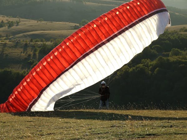 Stage de parapente à Annecy : modes d'emploi pour s'envoler en toute sécurité